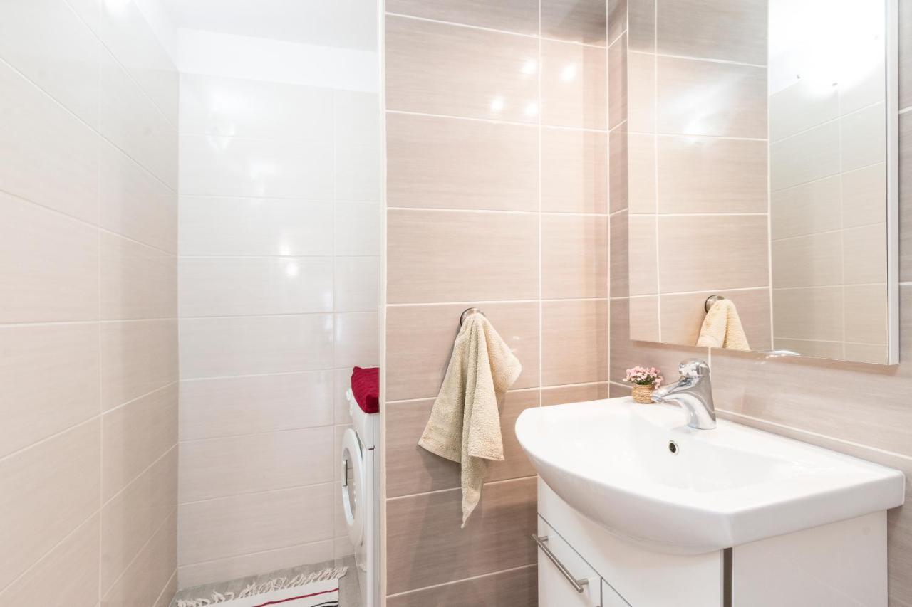 Apartment Katarina พูลา ภายนอก รูปภาพ
