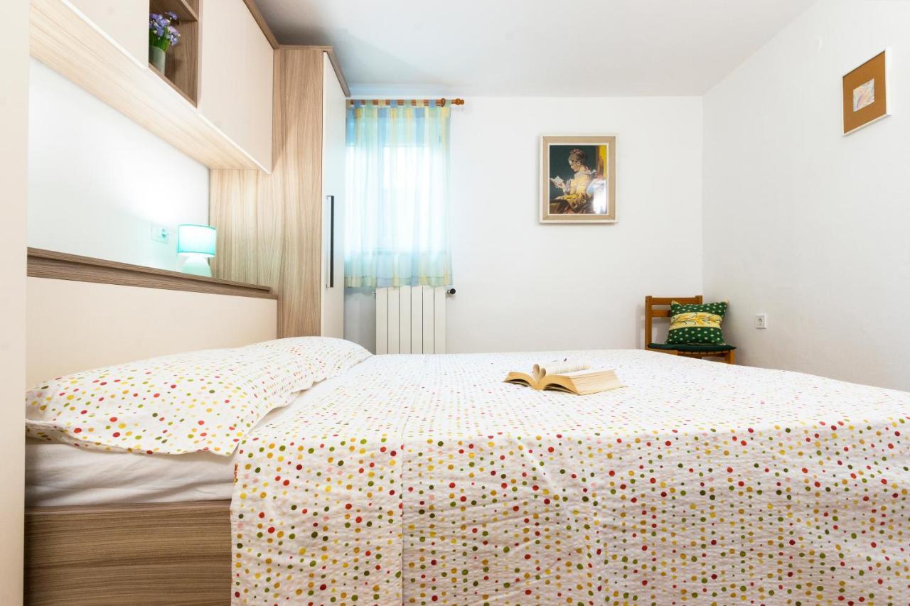 Apartment Katarina พูลา ภายนอก รูปภาพ