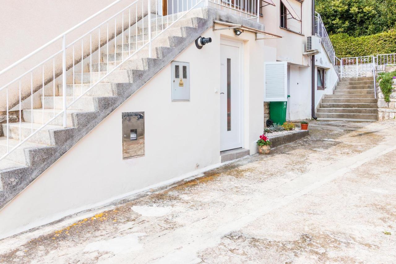 Apartment Katarina พูลา ภายนอก รูปภาพ