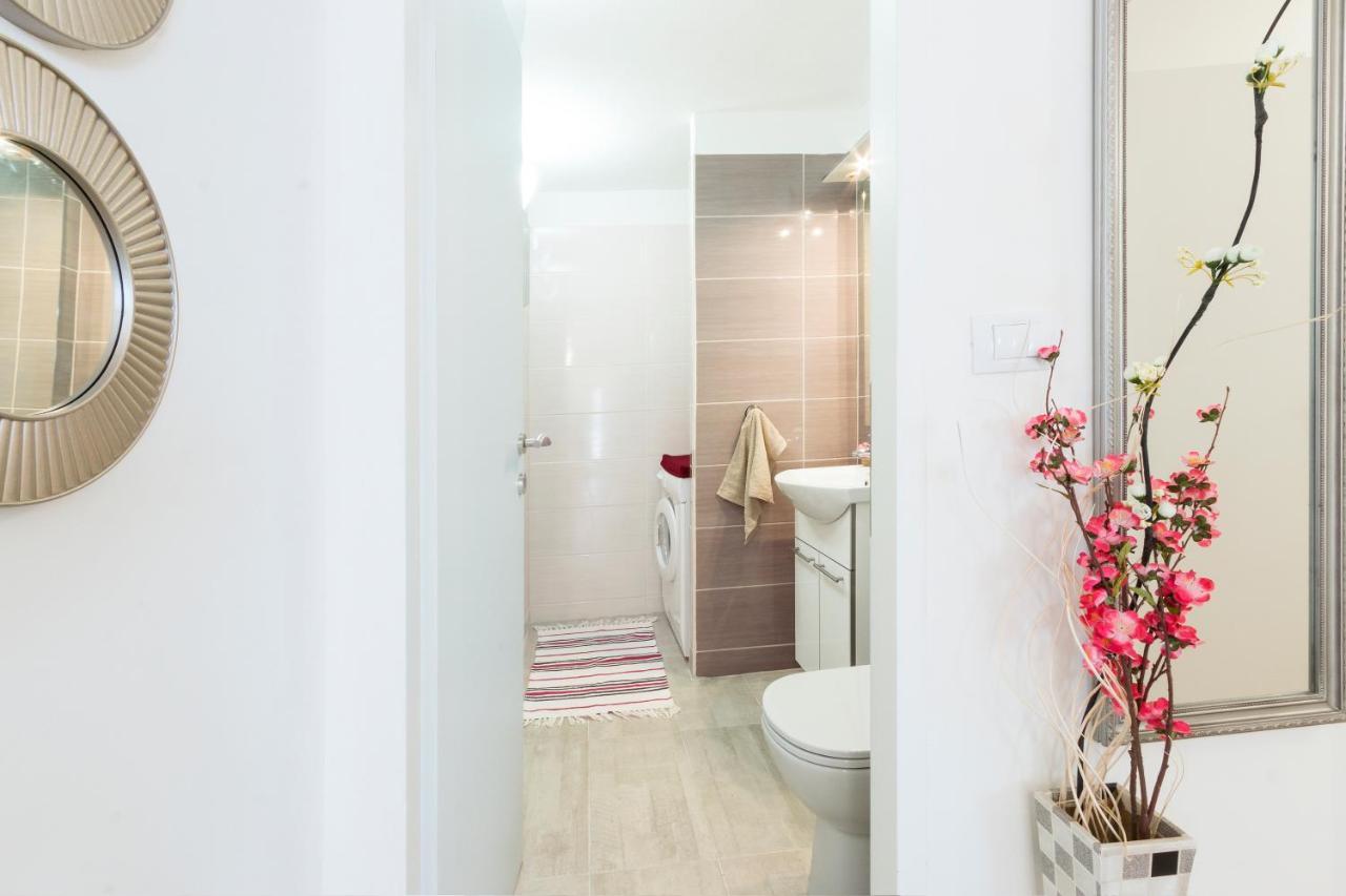 Apartment Katarina พูลา ภายนอก รูปภาพ